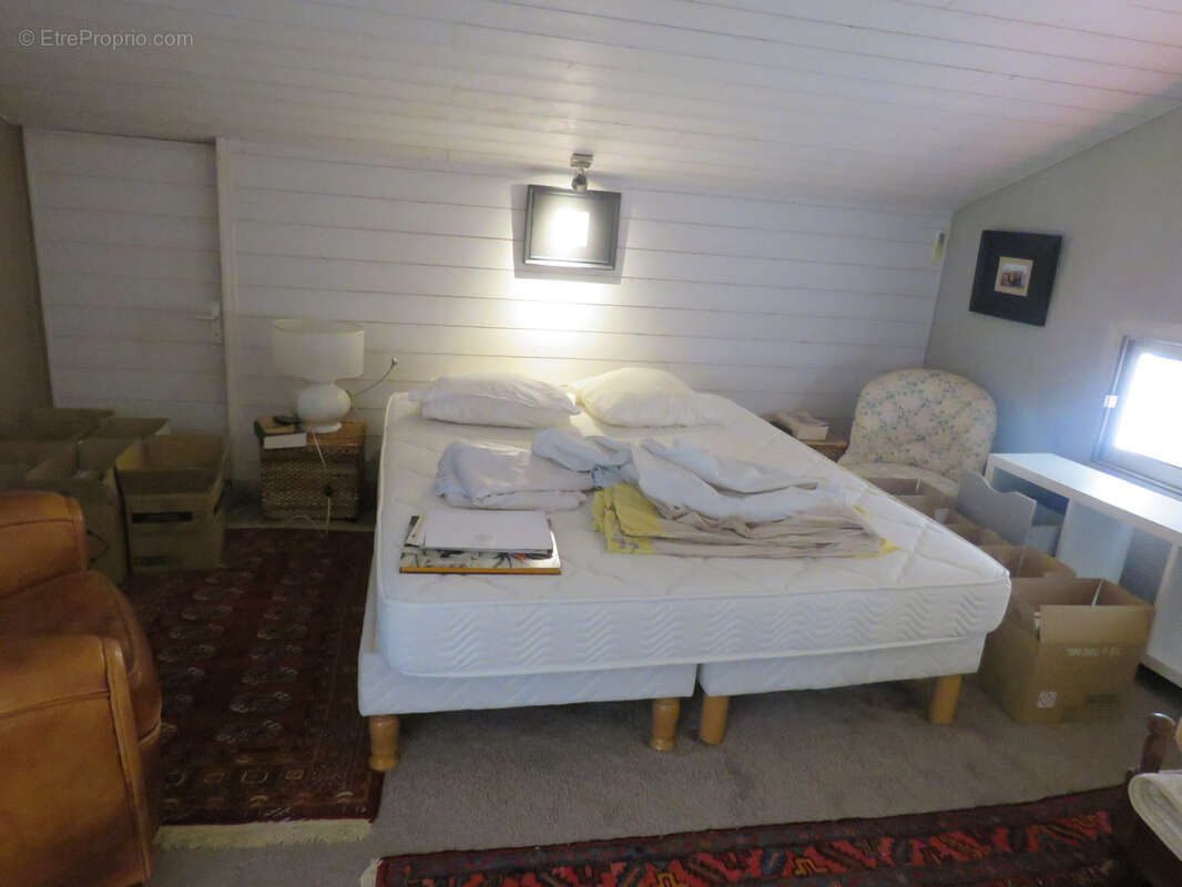 Maison à NOTRE-DAME-DE-SANILHAC