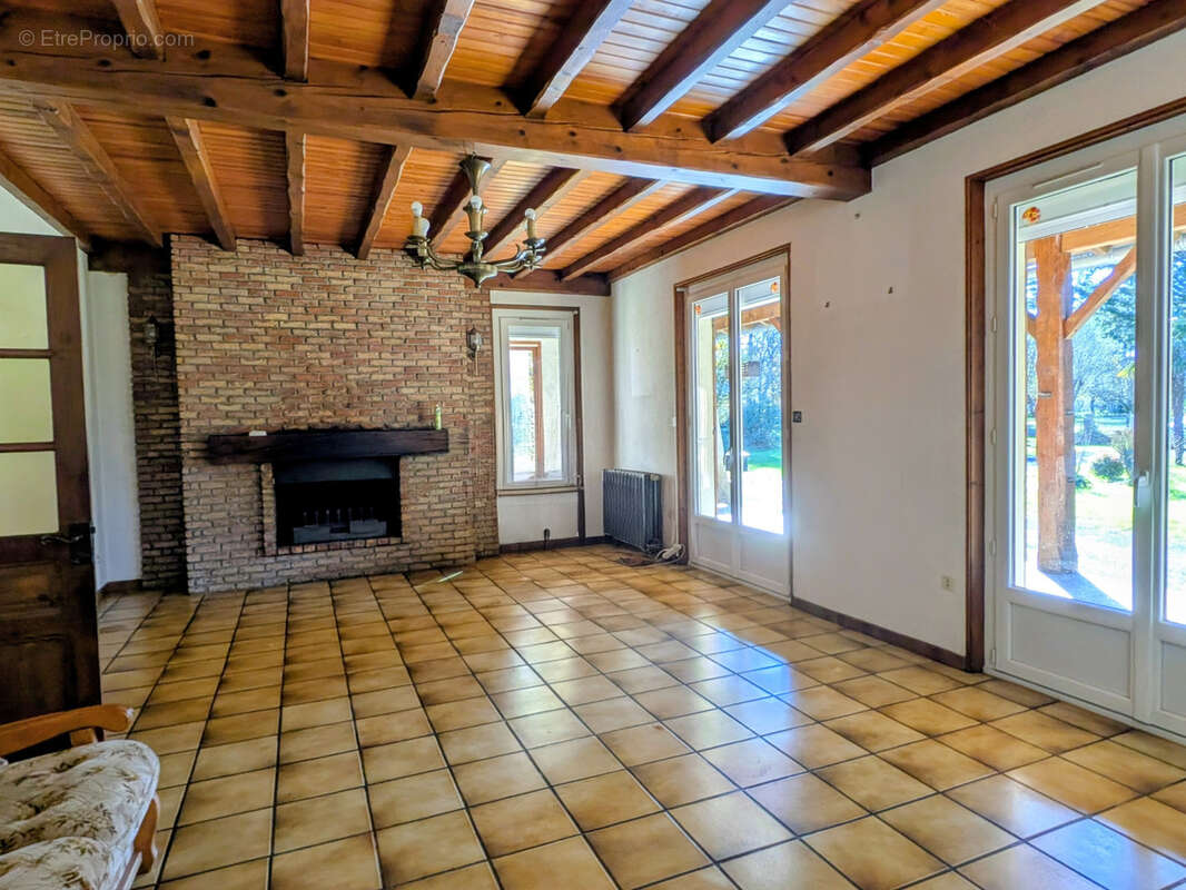 Maison à LABRUGUIERE