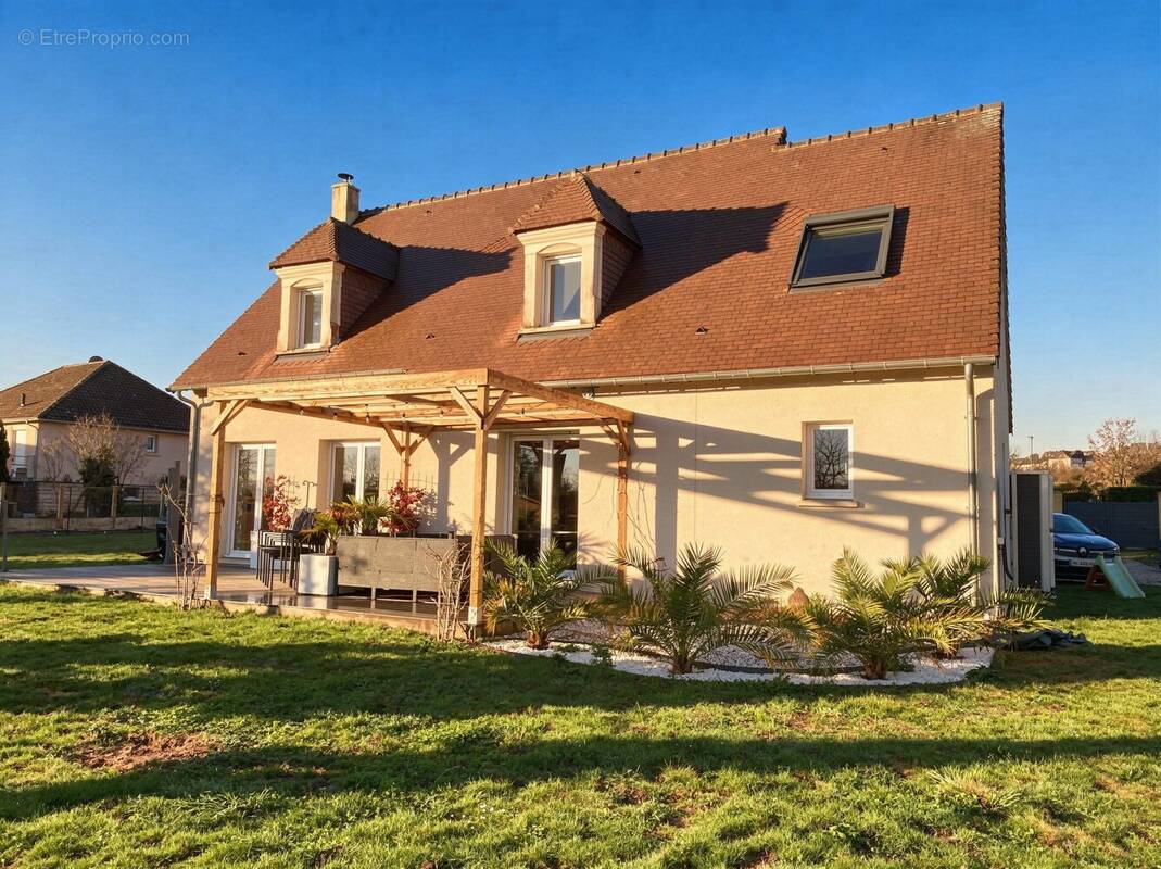 Façade principae - Maison à PONT-L'EVEQUE