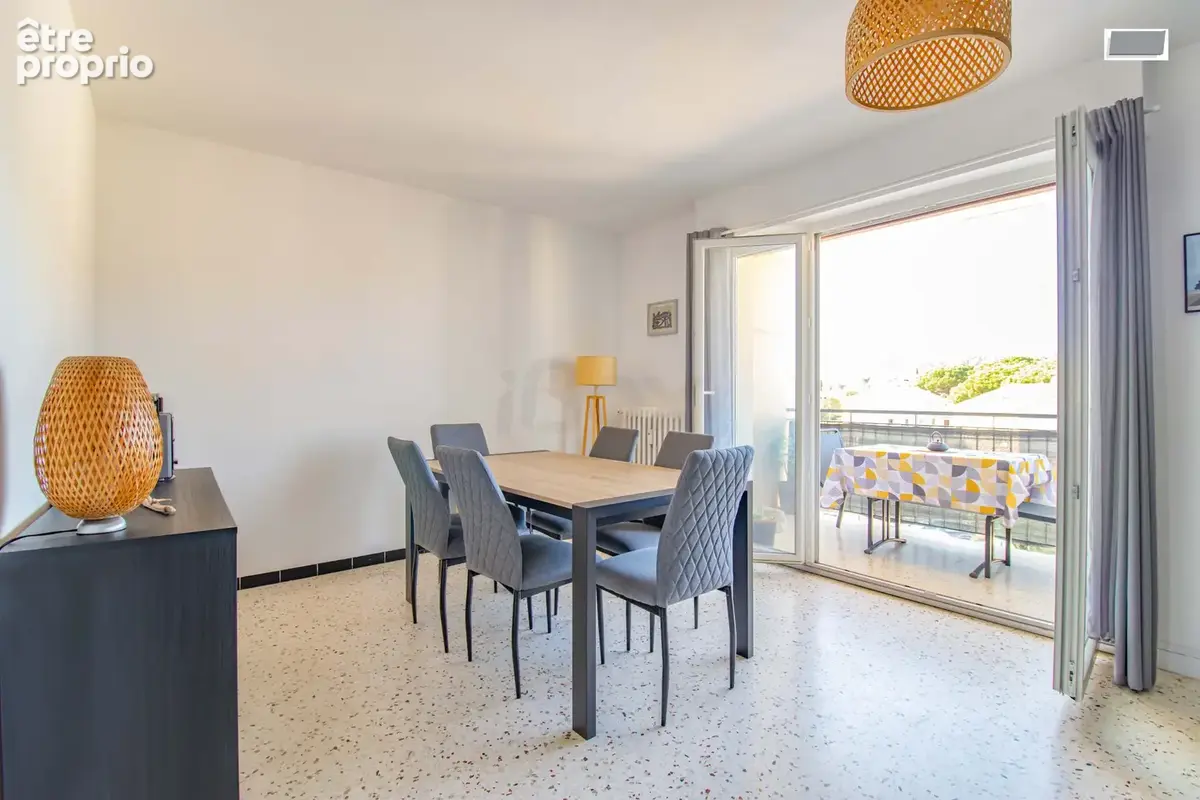 Hyères   secteur gare   t2 de 53 m2 avec balcon, cave et place privative - photo 5