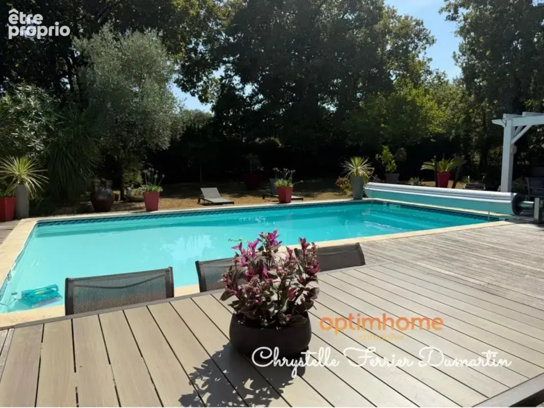 Maison de 206 m2 - 4 chambres - 1 studio indépendant - Piscine - CARBON BLANC - photo 2
