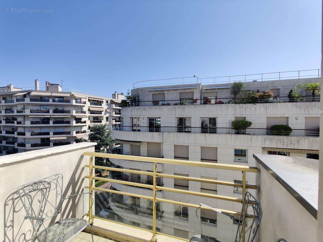 Appartement à LEVALLOIS-PERRET
