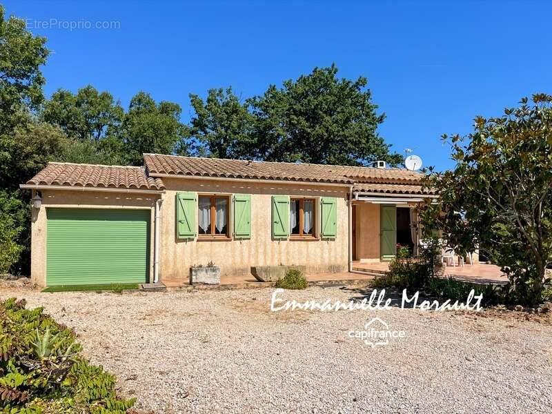 Maison à BAGNOLS-EN-FORET