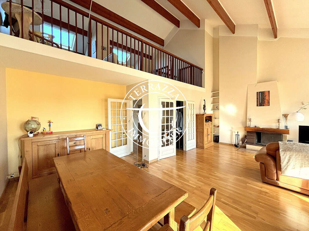 Appartement à LOUVECIENNES