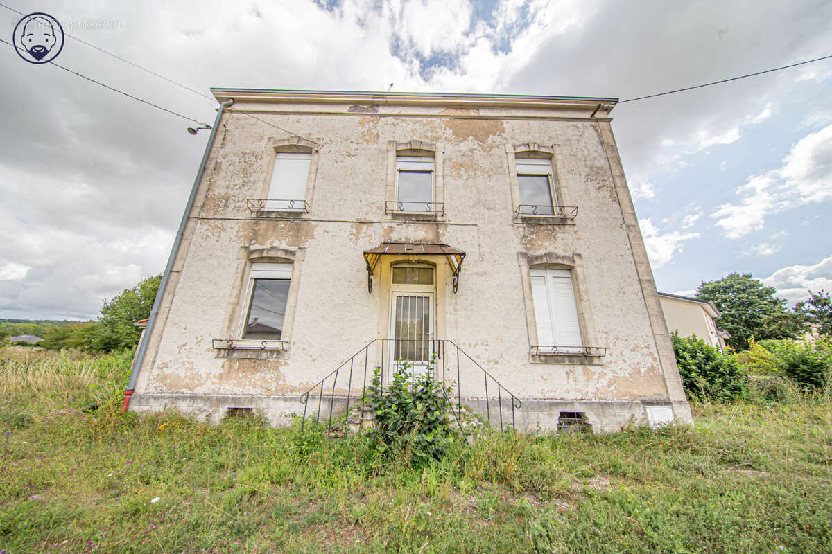Maison de caractère à rénover, Saint-Mihiel, résidentiel . - photo 2