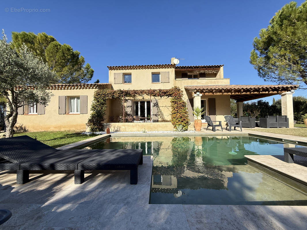 Maison à MEYRARGUES