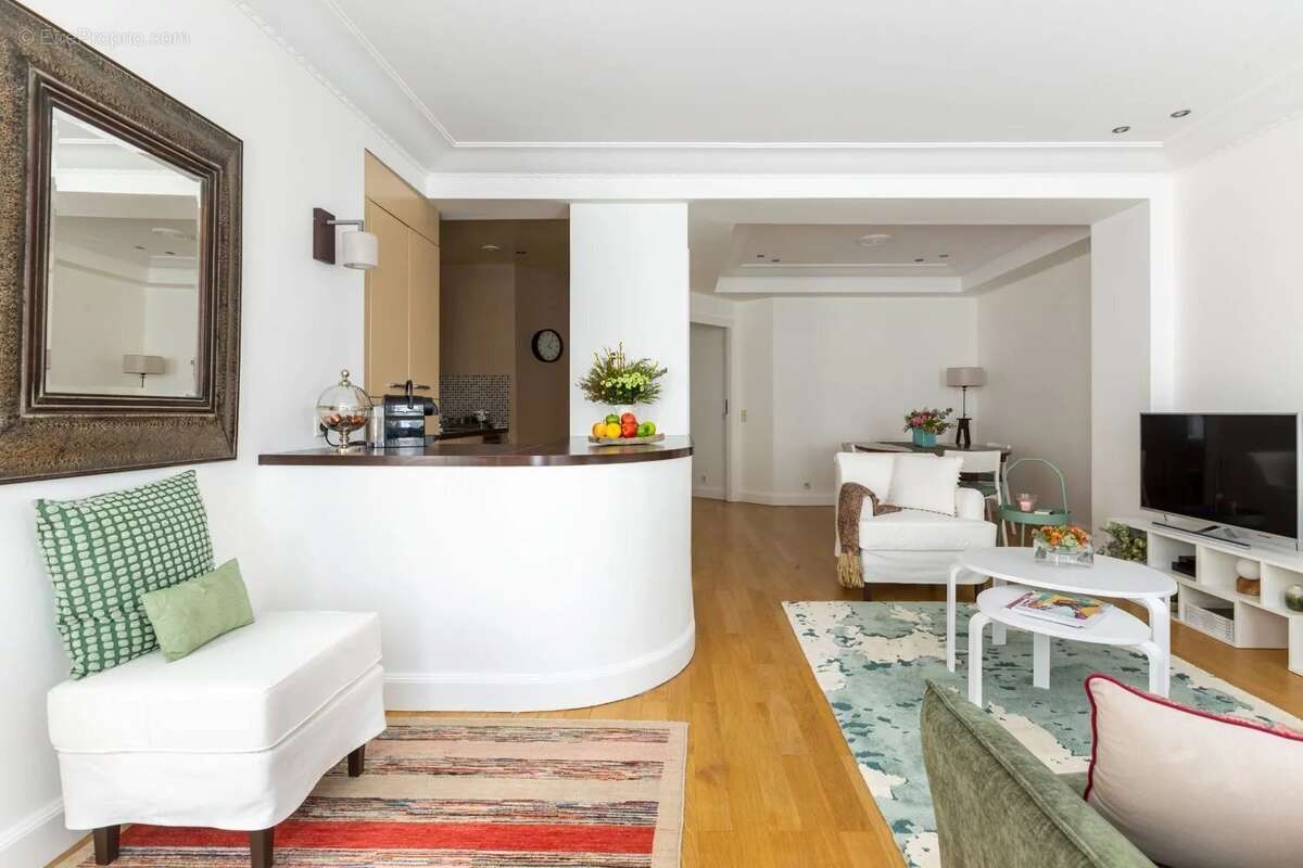 Appartement à PARIS-3E