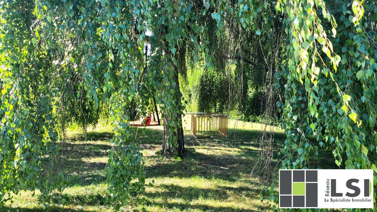 Maison 144 m² à Ferriere-La-Grande  - photo 5