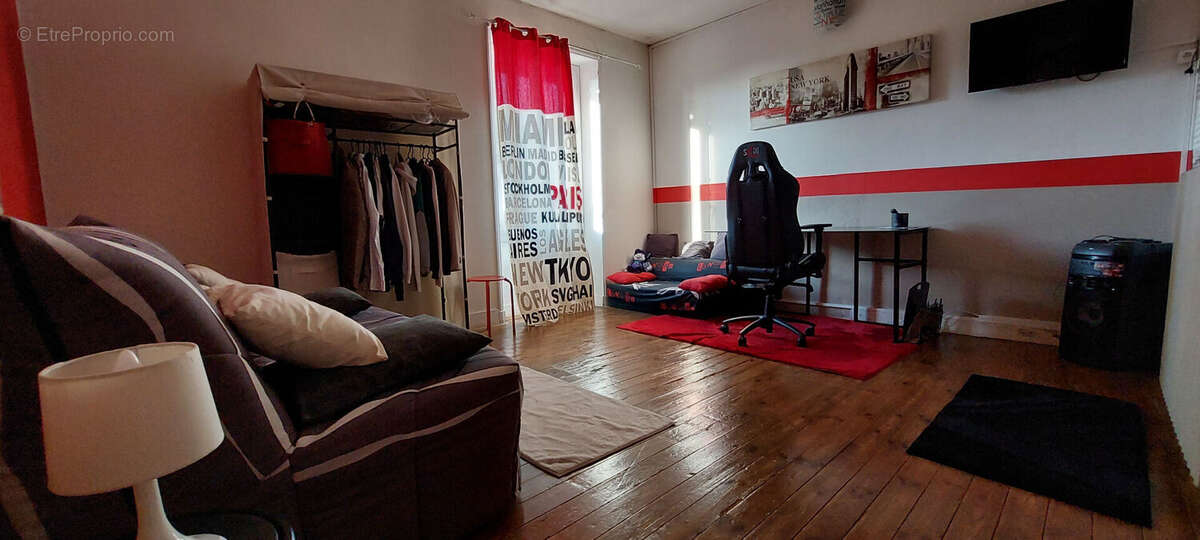 Maison à MONTS-SUR-GUESNES