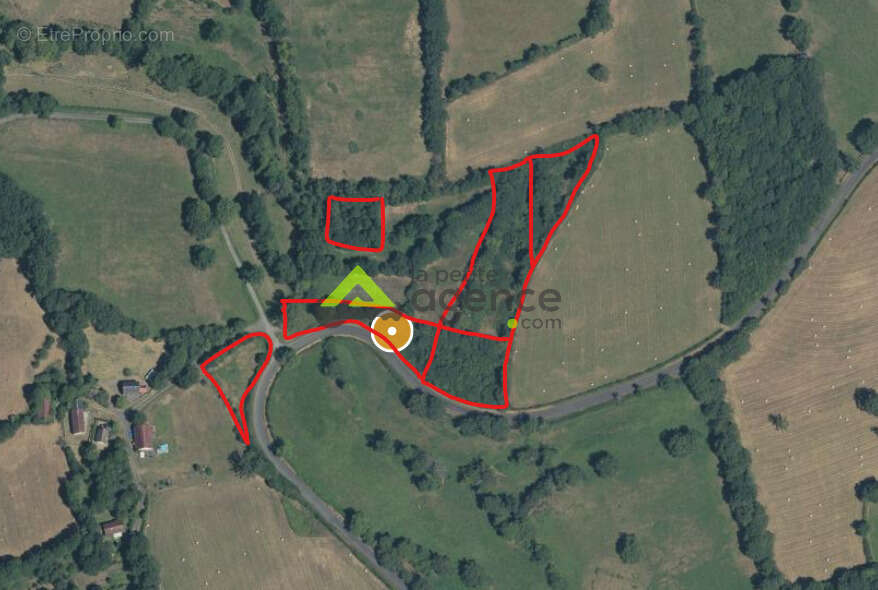 Terrain à SAINT-DIZIER-LES-DOMAINES