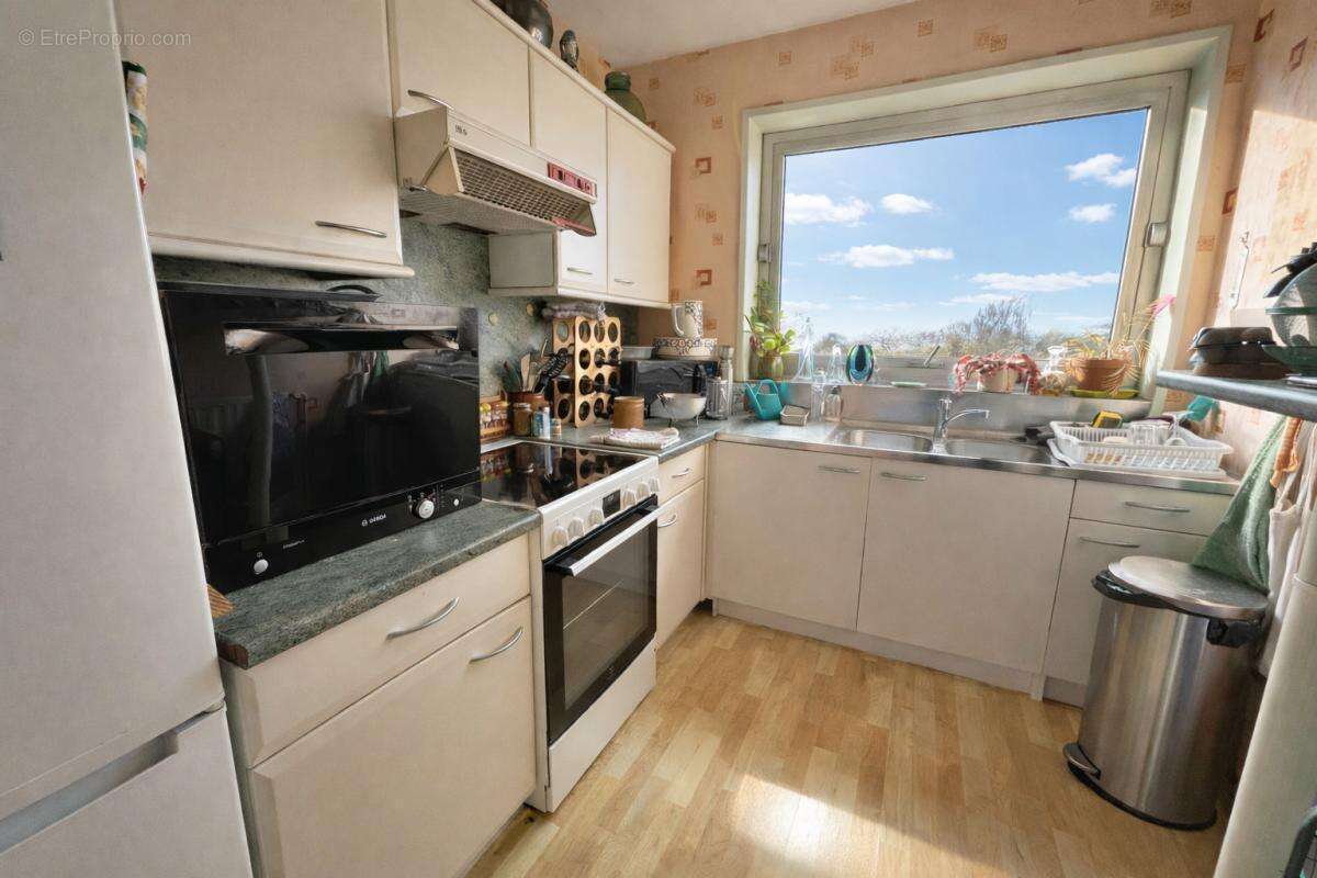 Parc barbieux t3 73.30m² lumineux sans vis a vis , parking couvert , cave - photo 7