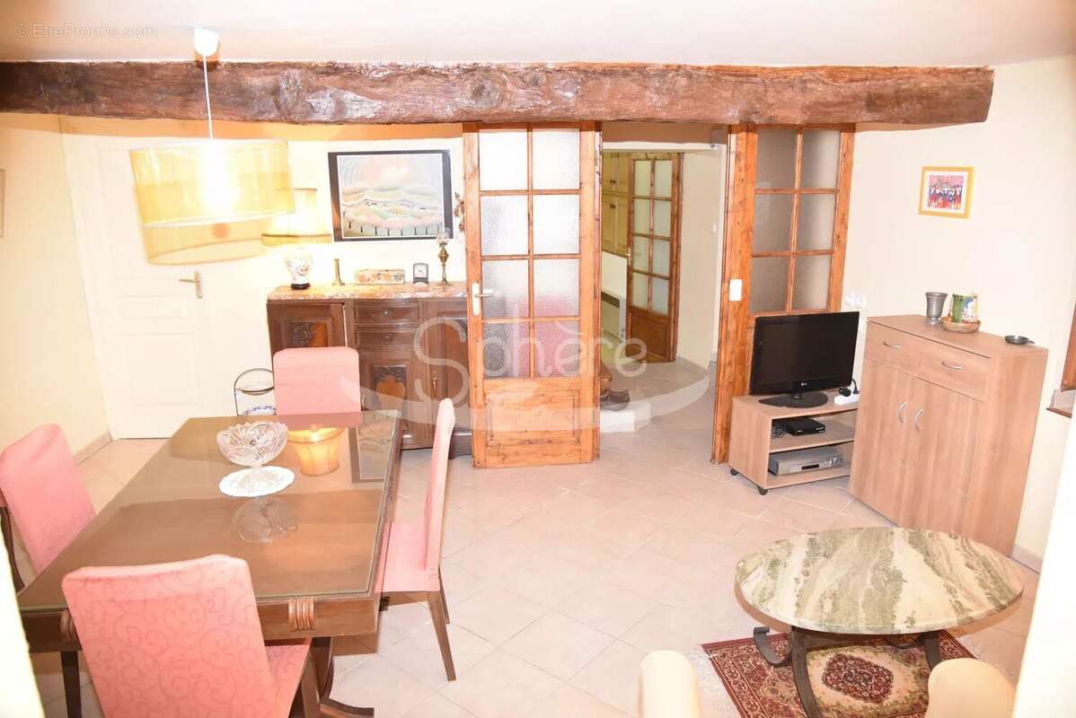 Maison à CONILHAC-DE-LA-MONTAGNE