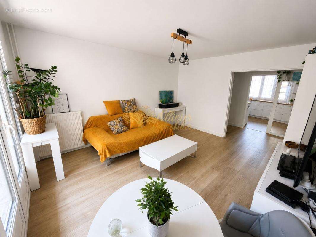 Appartement à LE PLESSIS-TREVISE