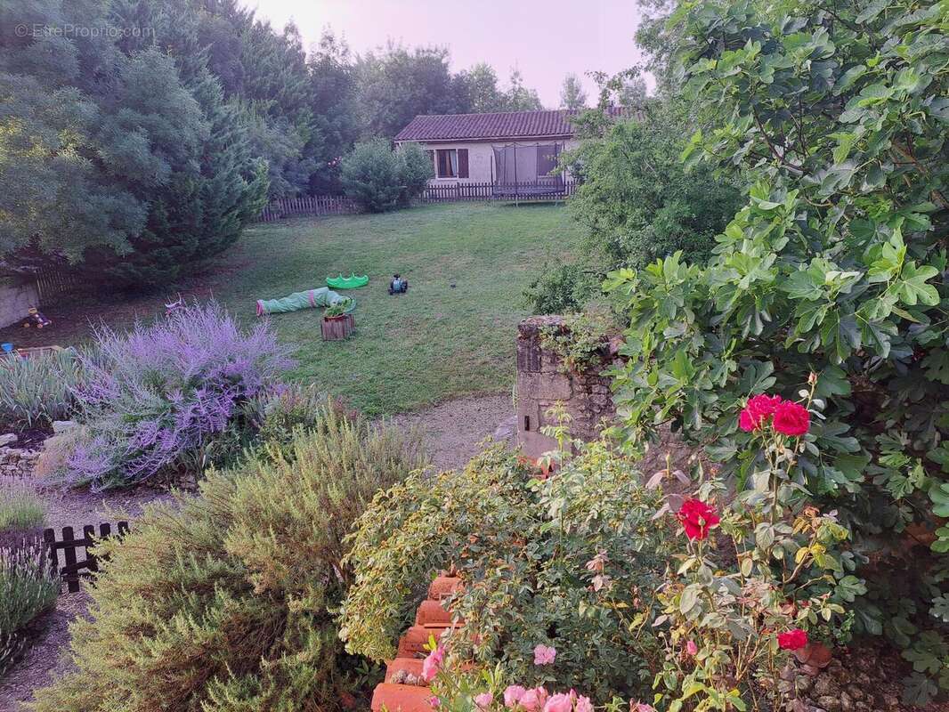 Photo 3 - Maison à SAINT-PIERRE-DE-JUILLERS