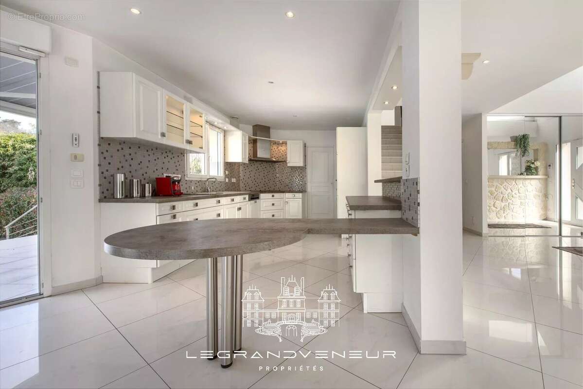 Maison à FONTAINEBLEAU