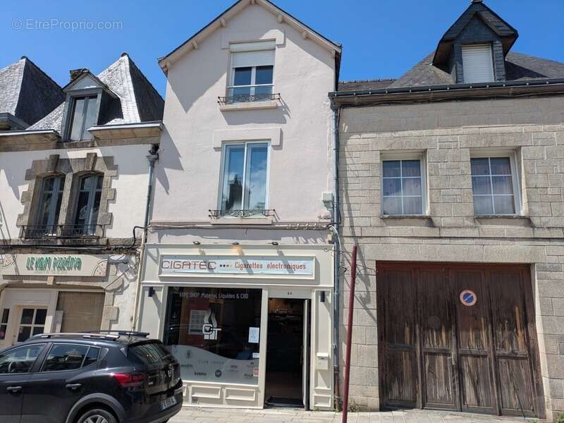 Guemene sur scorff immeuble de 230m² environ sur 3 niveaux avec jardin - photo 2