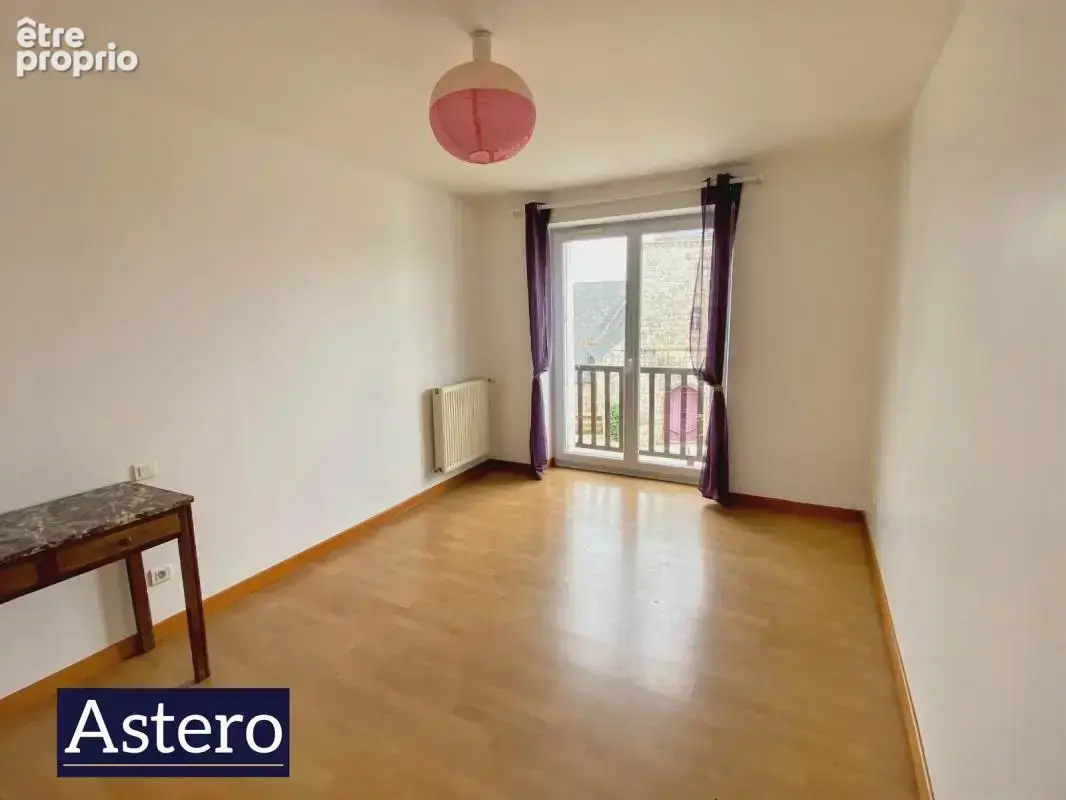 Belle maison de caractère de 189 m² – 5 chambres – Dépendance en pierre – Cœur de Saint-Gérand - photo 5