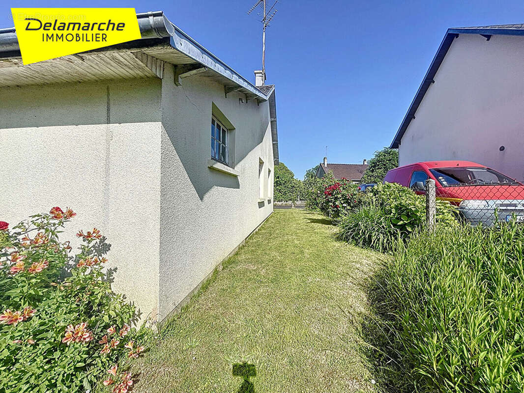 Maison à SAINT-HILAIRE-DU-HARCOUET