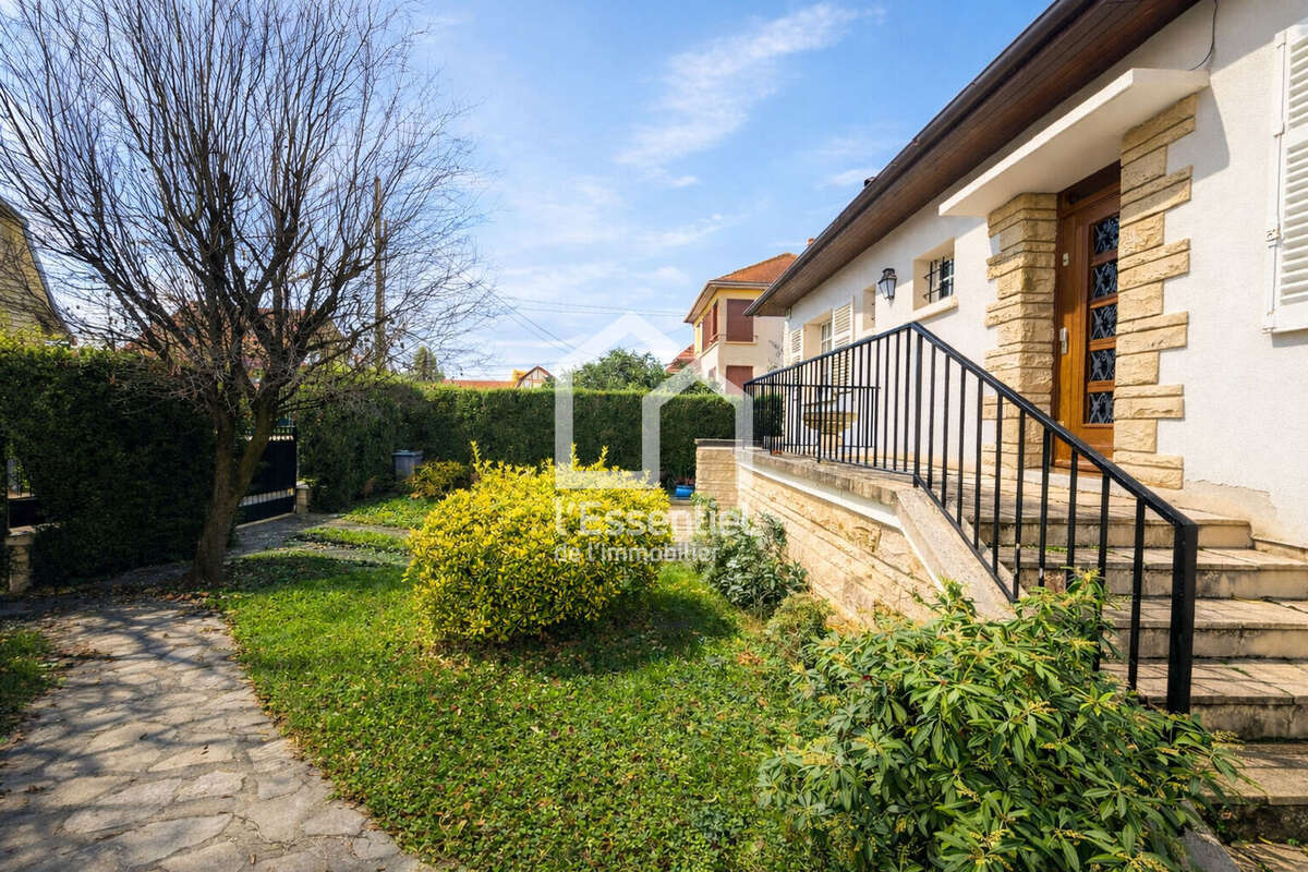 Maison à VERNEUIL-SUR-SEINE