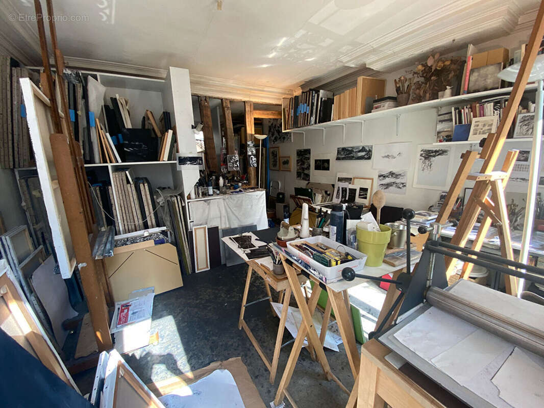 Appartement Paris 1 pièce(s) 27 m2 - photo 2