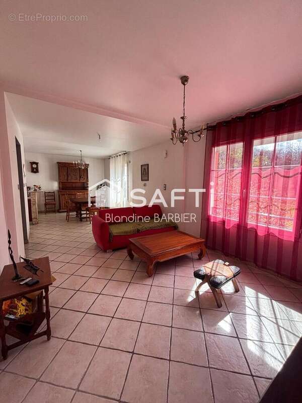 Photo 4 - Maison à LE BREUIL