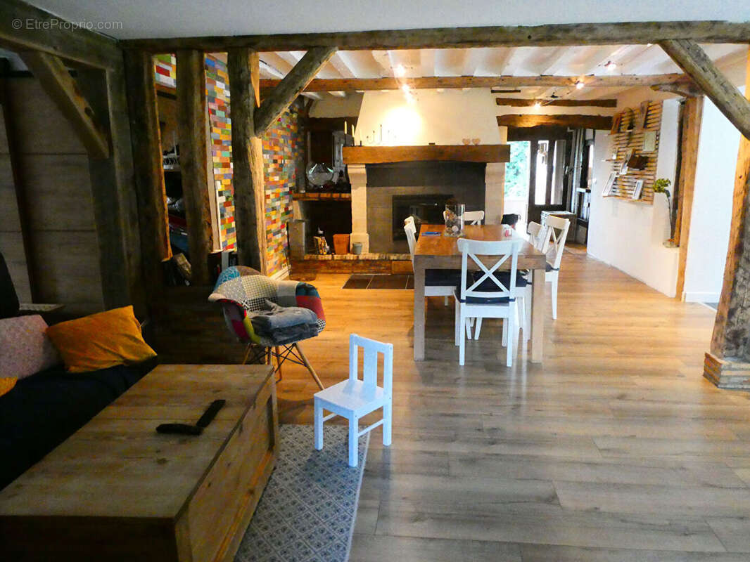 Maison à PONT-L&#039;EVEQUE