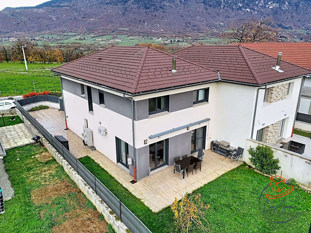 Maison à BELLEGARDE-SUR-VALSERINE