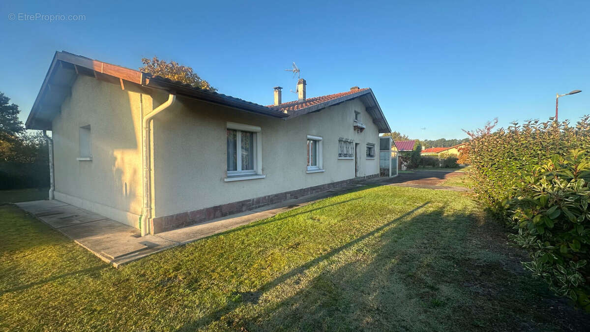 Maison à PARENTIS-EN-BORN