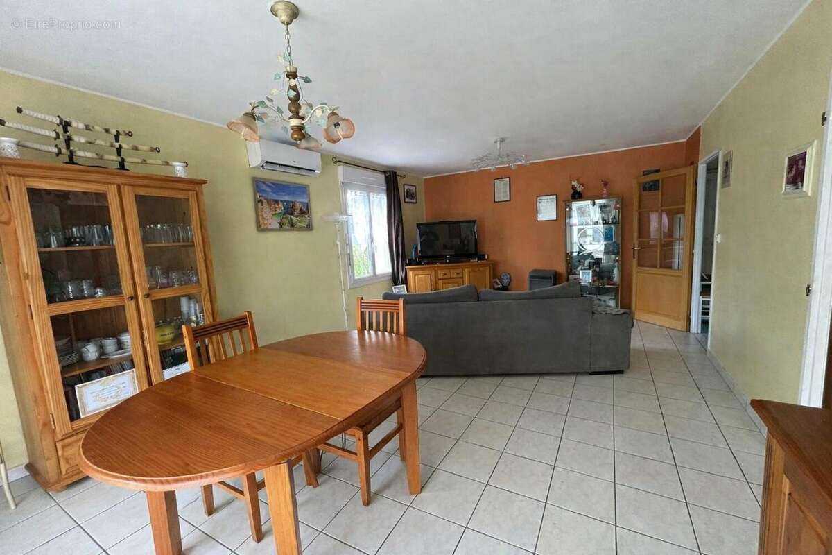 Maison 123 m² à Saint-Aout  - photo 4