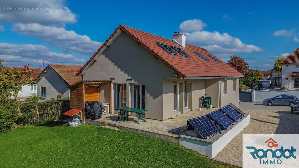 Maison à IS-SUR-TILLE