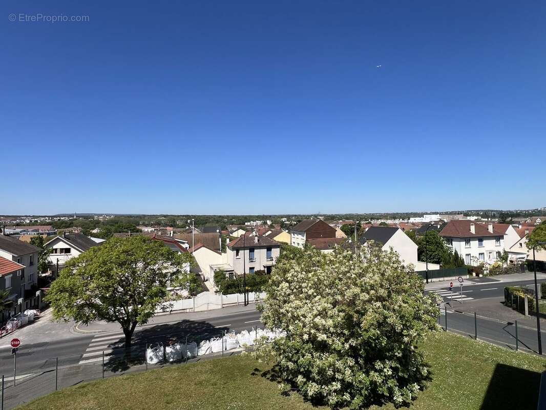 Appartement à SARTROUVILLE