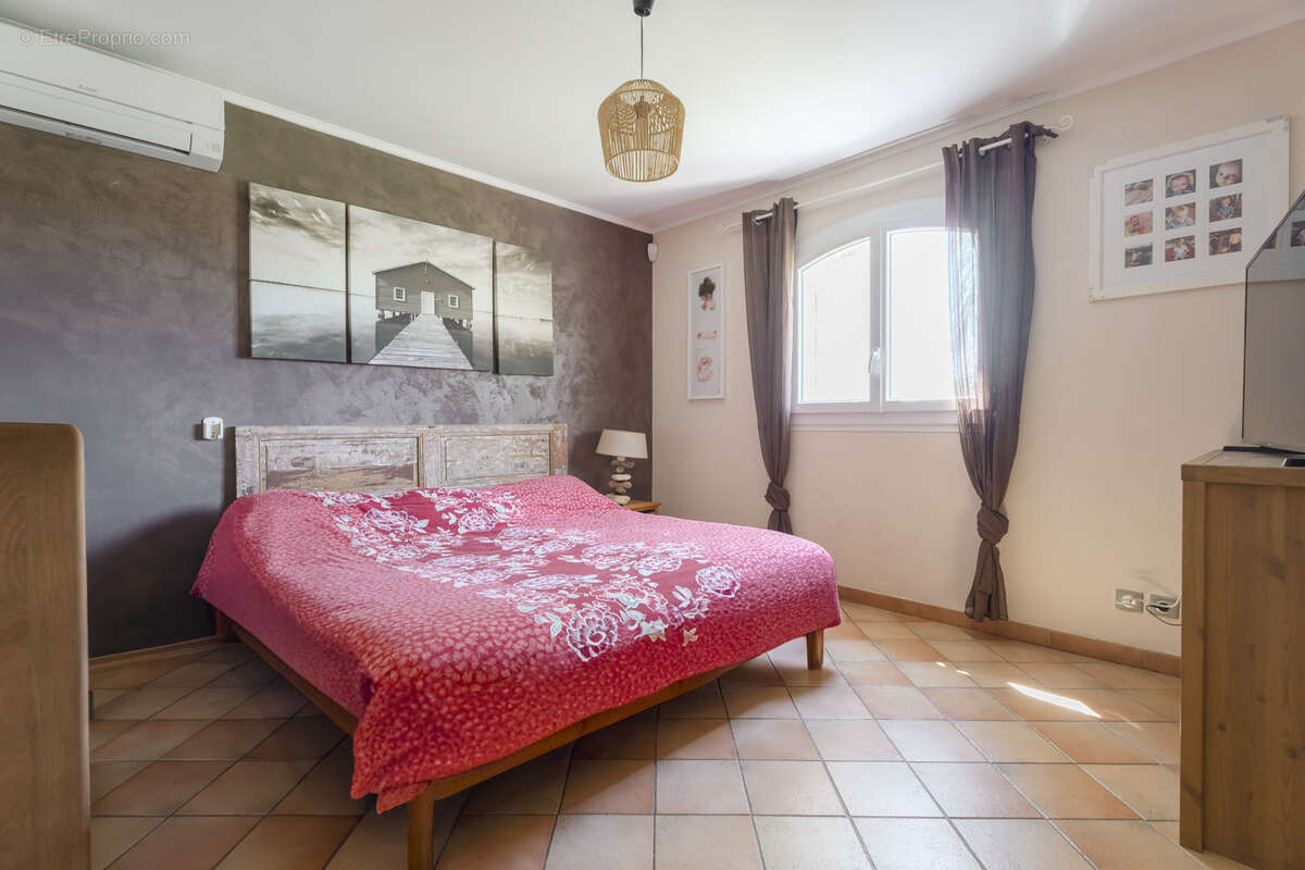 Maison à CARQUEIRANNE