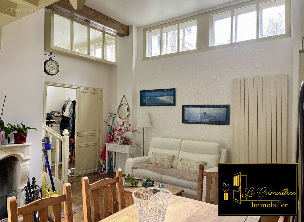 Salle à manger Appartement  - Appartement à SAINT-ARNOULT-EN-YVELINES