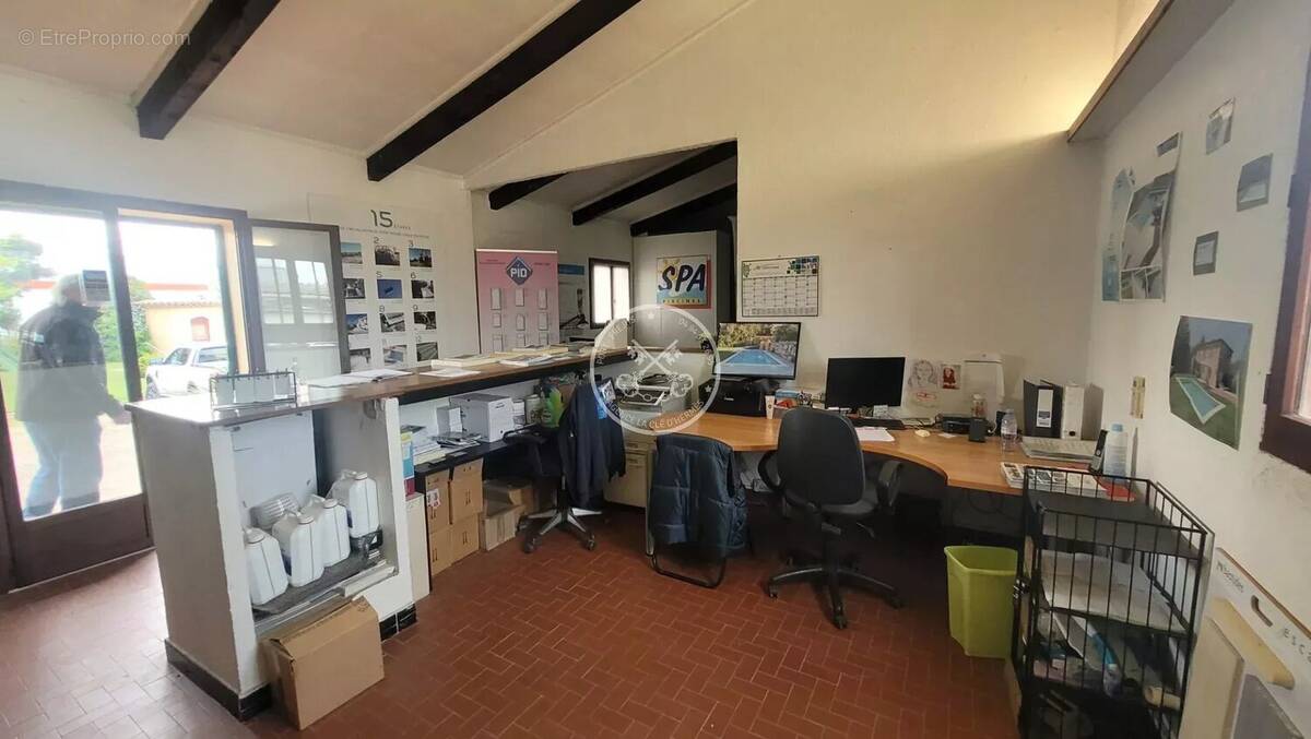 Commerce à ROQUEBRUNE-SUR-ARGENS