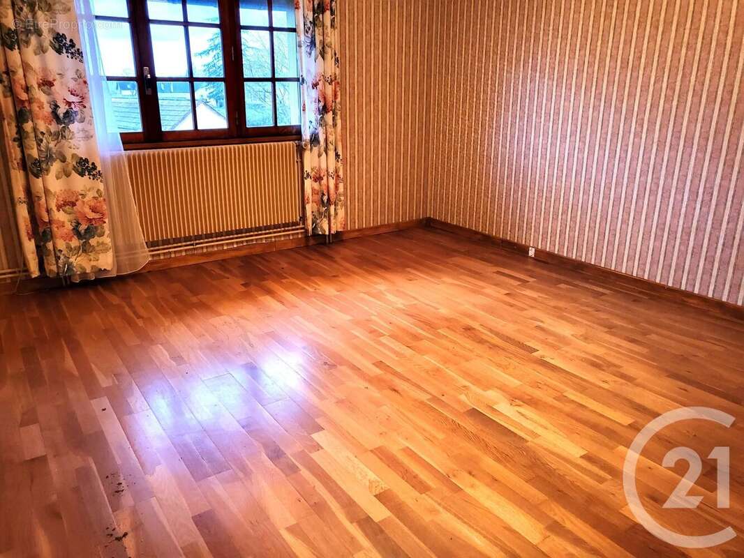 Maison à MONTREUIL-L&#039;ARGILLE