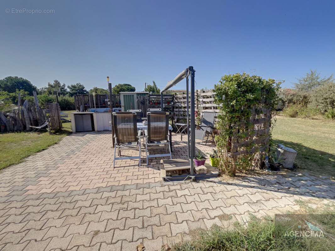 Petite villa avec un terrain de 2100m2 - photo 10