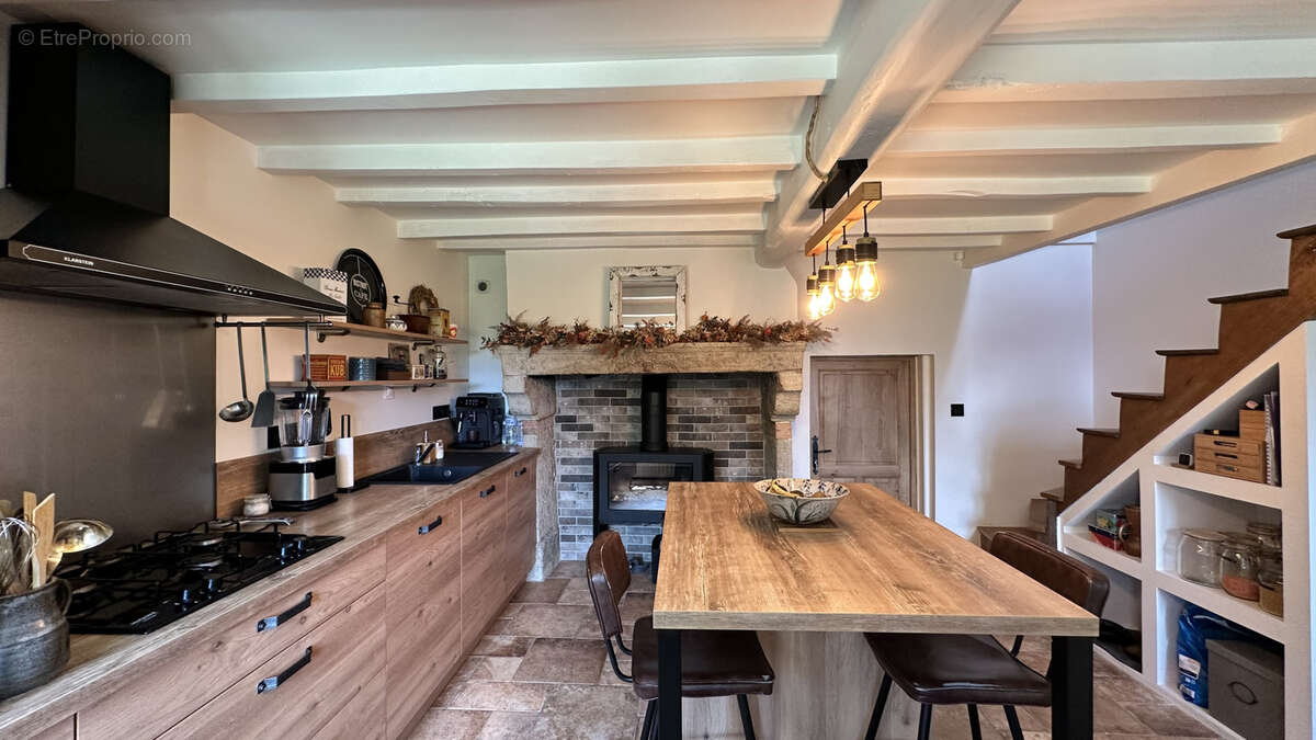 Maison à SERMENTIZON