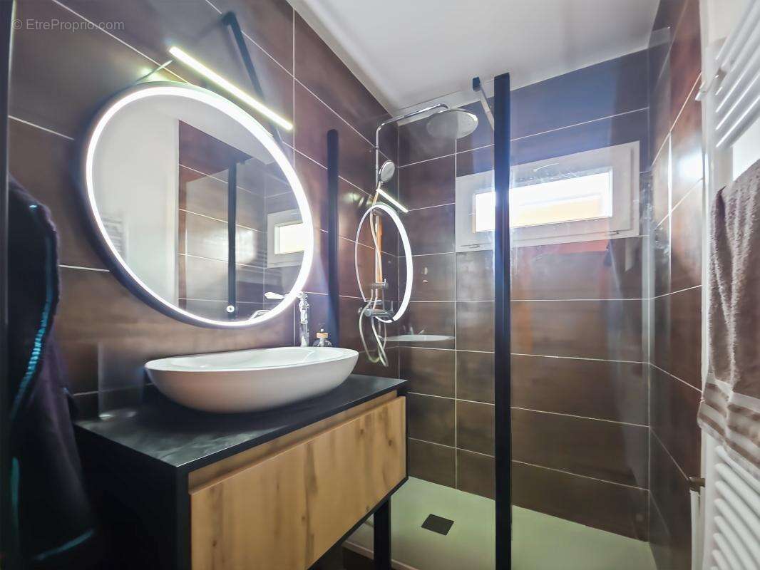 Appartement à SAINTE-FOY-LES-LYON