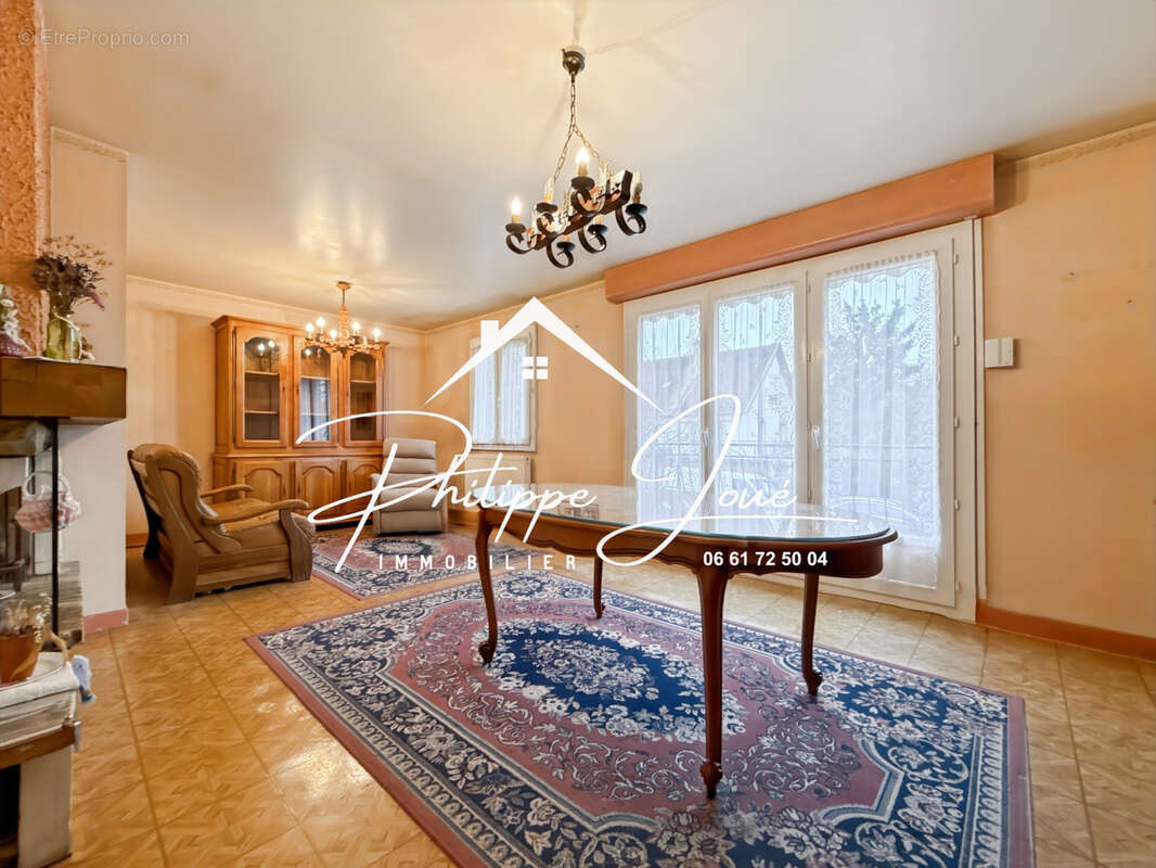 Maison à VILLENEUVE-L'ARCHEVEQUE