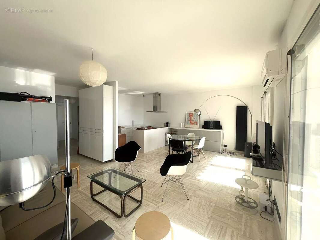 Appartement à EZE