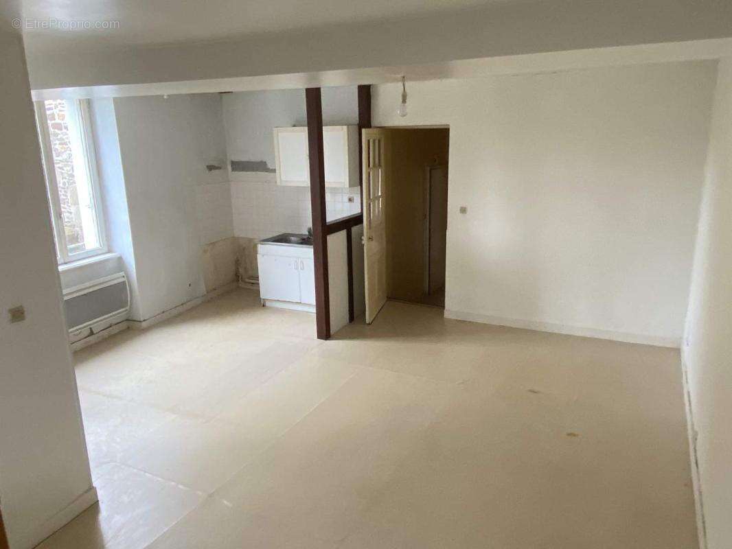 Appartement à FOUGERES