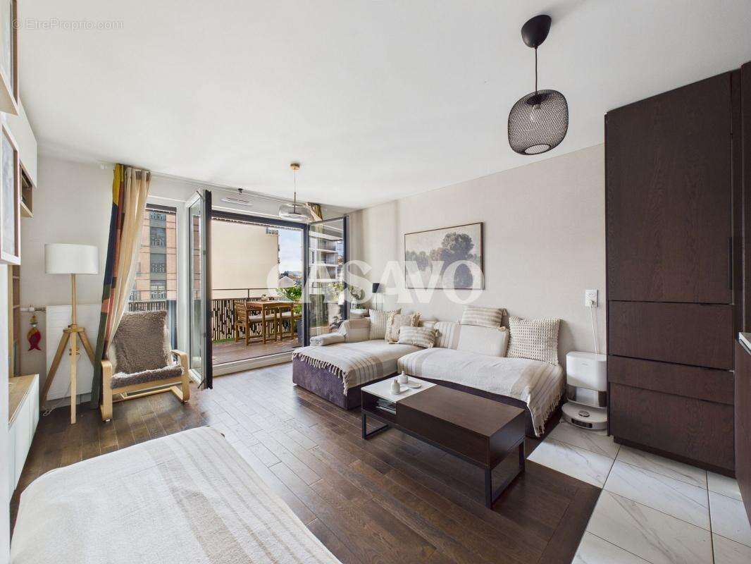 Appartement à COURBEVOIE