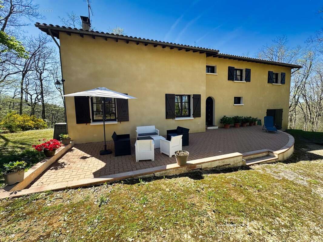 Maison à LASSEUBE-PROPRE