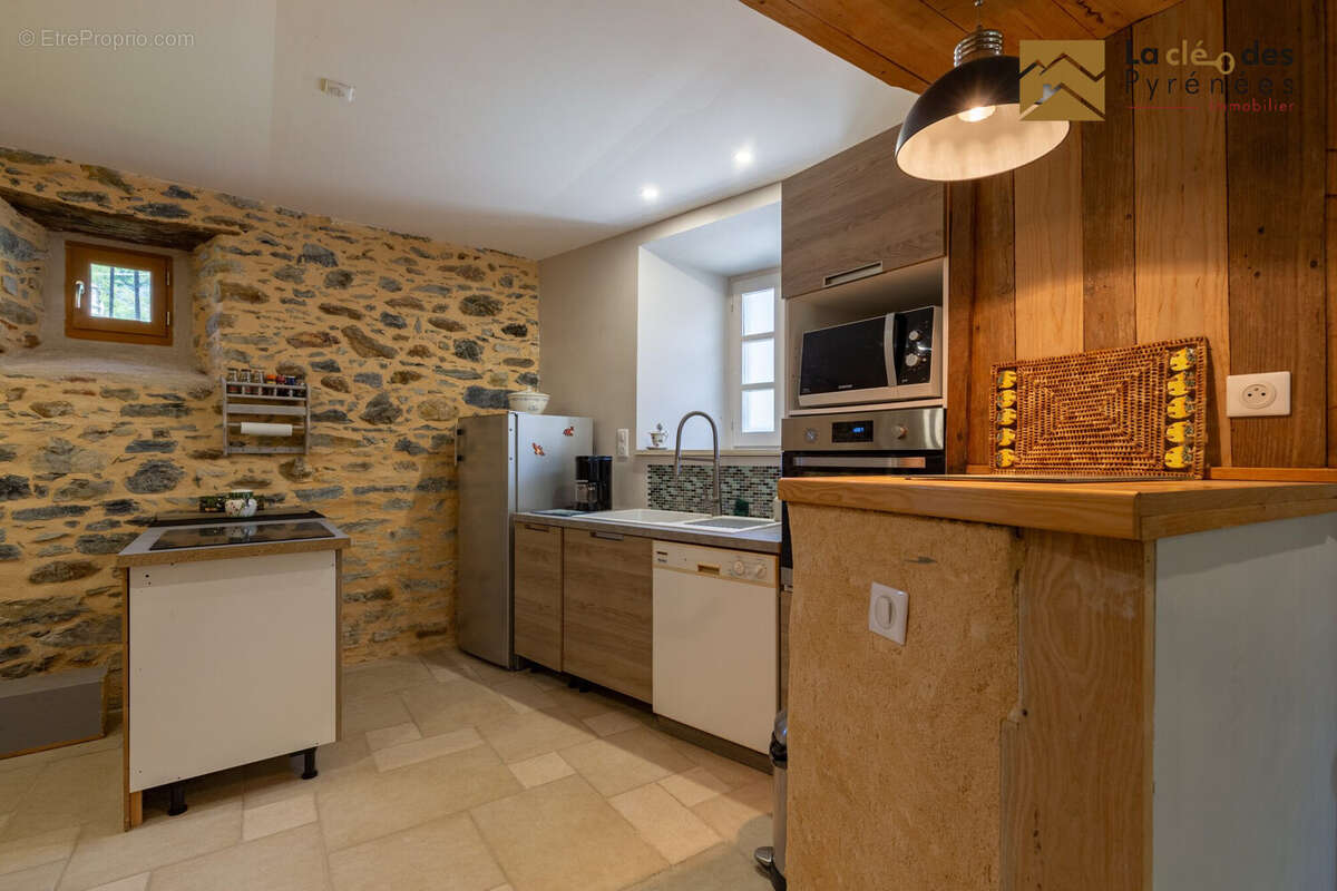 Maison à AVEZAC-PRAT-LAHITTE