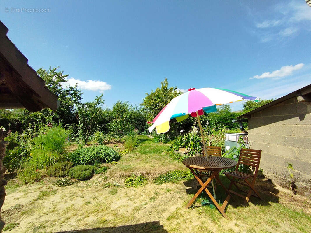 Maison à LA VILLE-AUX-CLERCS