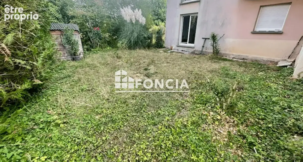 F2 avec jardin et parking, en plein centre : un cadre de vie rare et recherché ! - photo 5