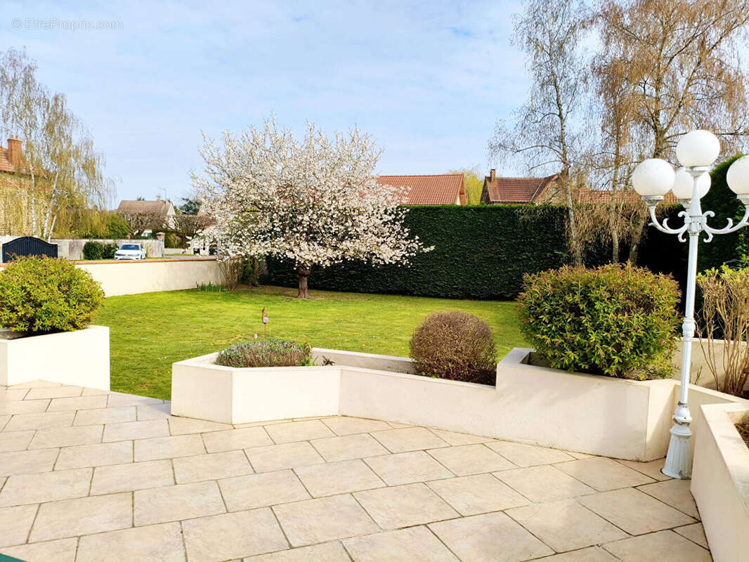 Maison à GRISY-SUISNES