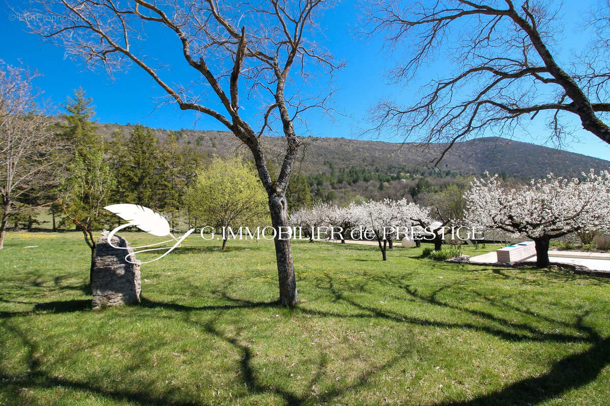 Une propriété d’exception au cœur d'un domaine de 9 hectares avec vues panoramiques - photo 5