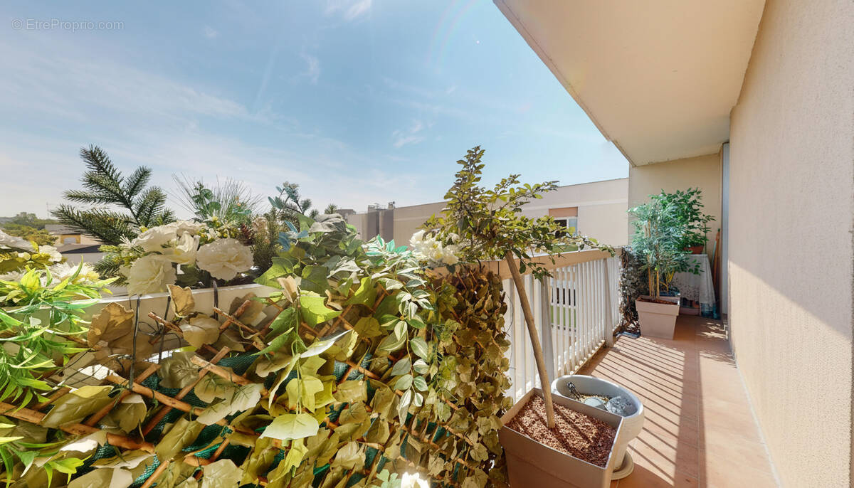 Appartement à SARTROUVILLE
