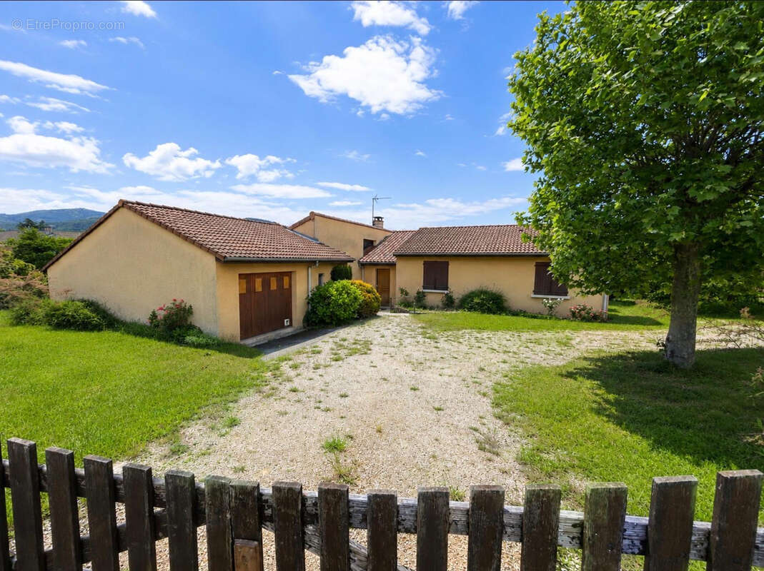 Exclusivité Villa d'architecte   Élégance, volumes et cadre privilégié - photo 4